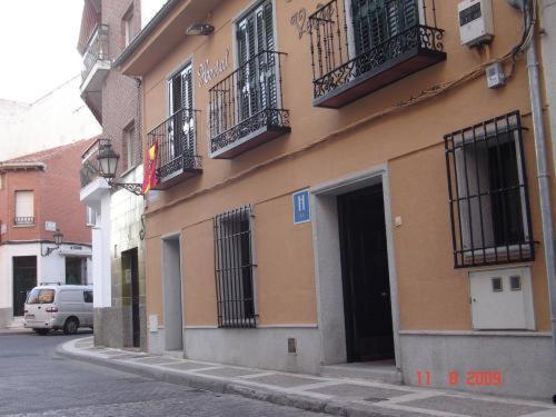 Hostal Cruz Verde Navalcarnero Exterior photo